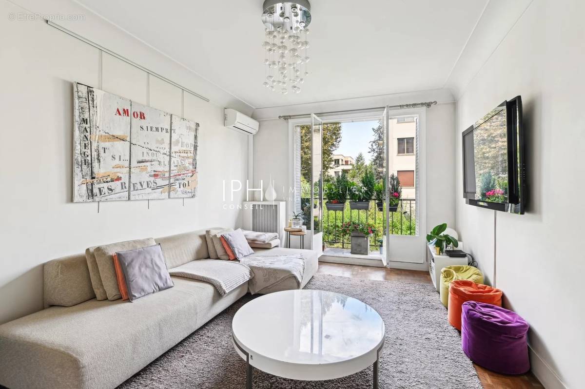 Appartement à NEUILLY-SUR-SEINE