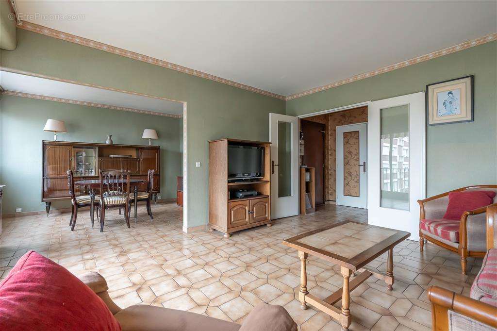 Appartement à LE PERREUX-SUR-MARNE