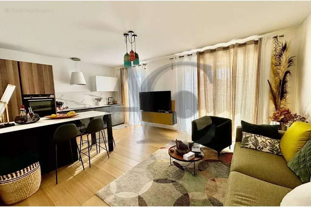 Appartement à VILLENEUVE-LOUBET