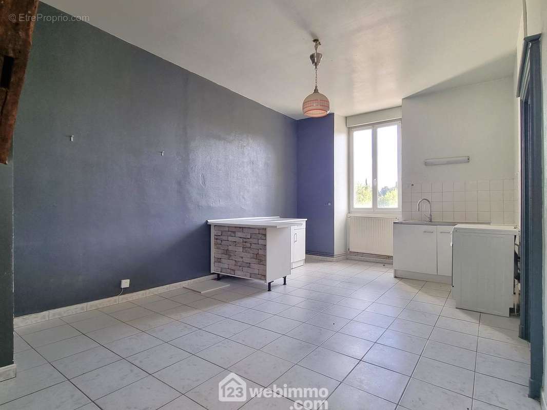 La cuisine (17 m2), - Appartement à POITIERS