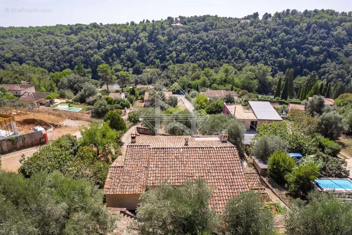 Maison à VALBONNE