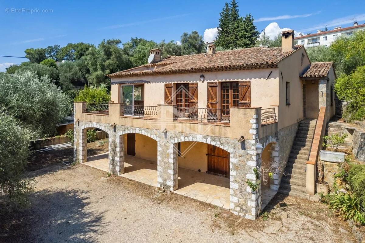 Maison à VALBONNE