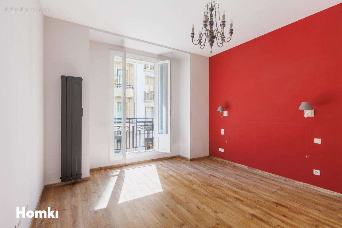 Appartement à MARSEILLE-4E