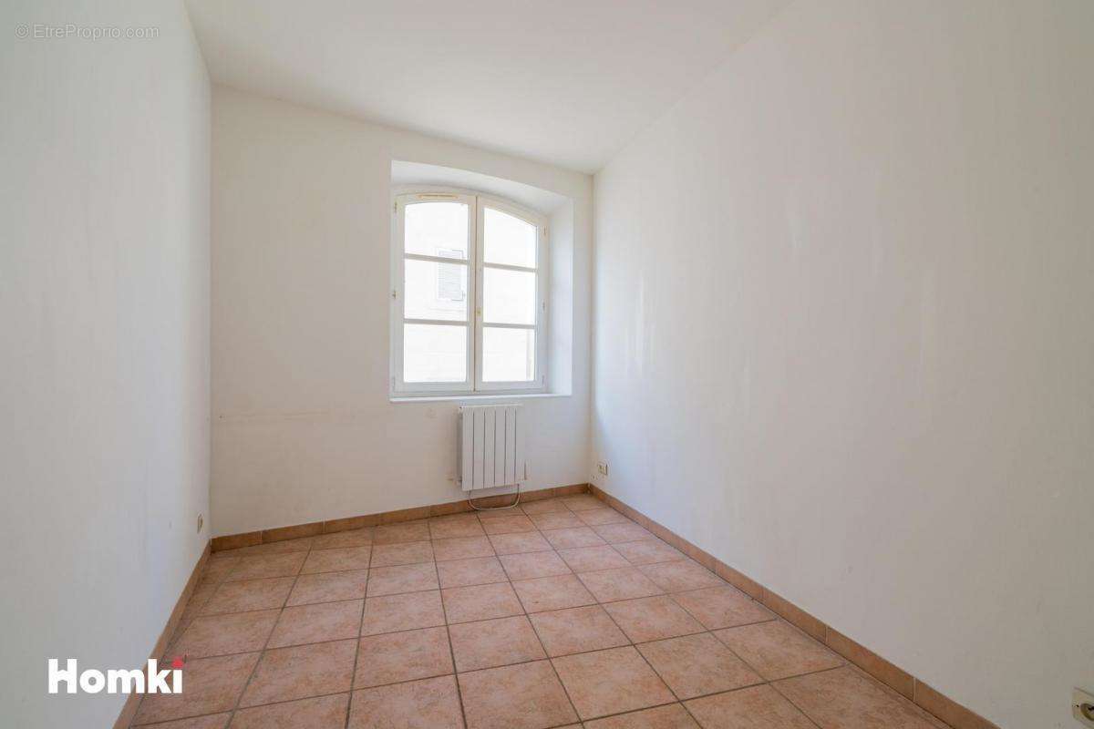 Appartement à MARSEILLE-2E