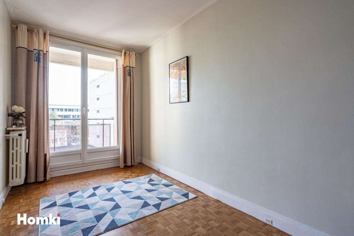 Appartement à LEVALLOIS-PERRET