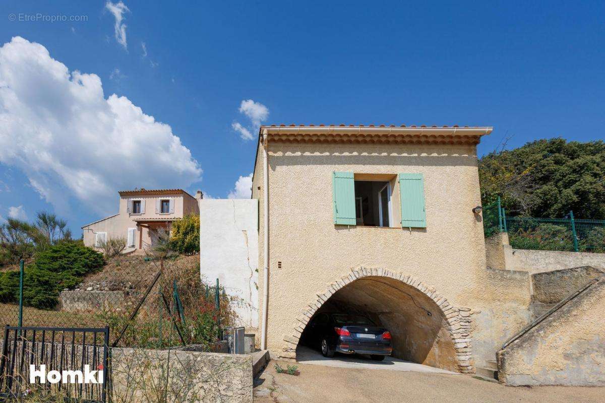 Maison à SAINT-SATURNIN-LES-APT