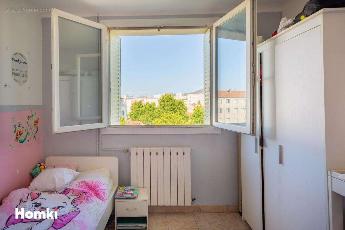 Appartement à MARSEILLE-9E