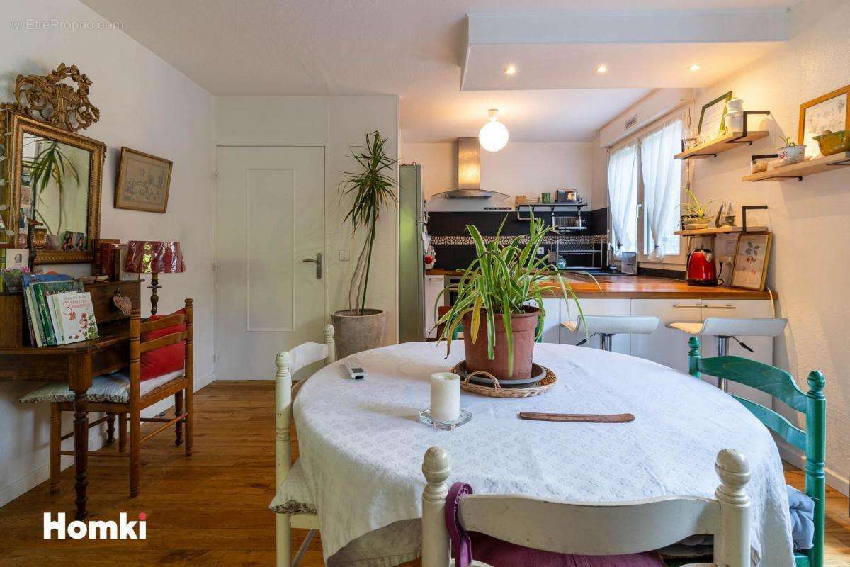 Appartement à MARSEILLE-9E