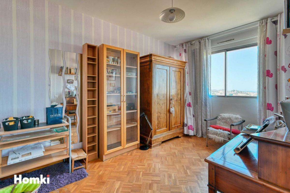 Appartement à MARSEILLE-8E