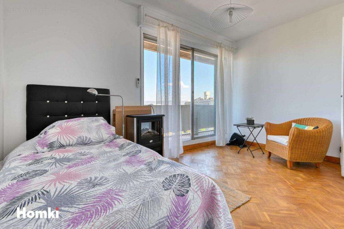 Appartement à MARSEILLE-8E