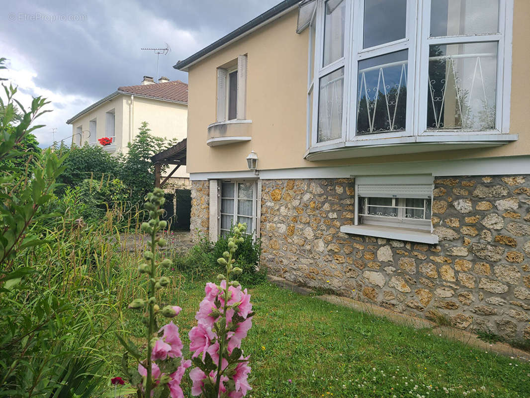 Maison à FONTENAY-LE-FLEURY