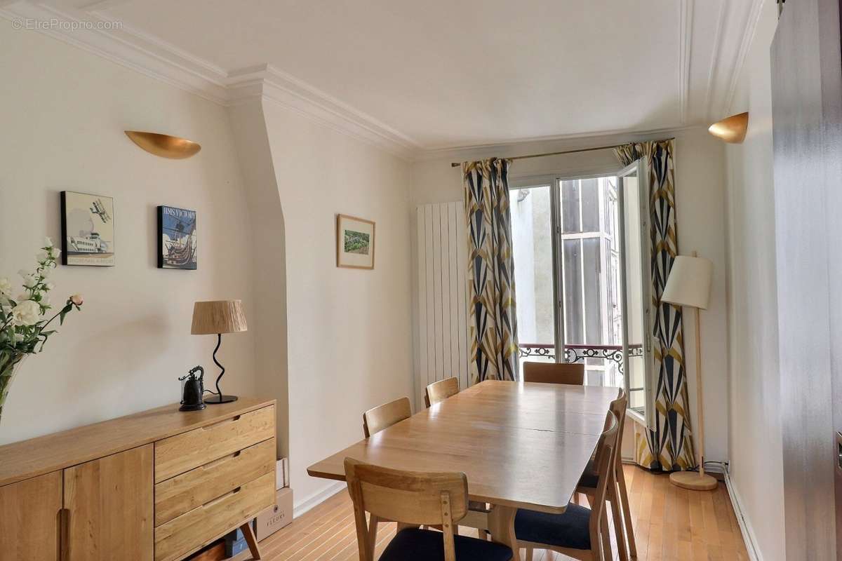 Appartement à NEUILLY-SUR-SEINE