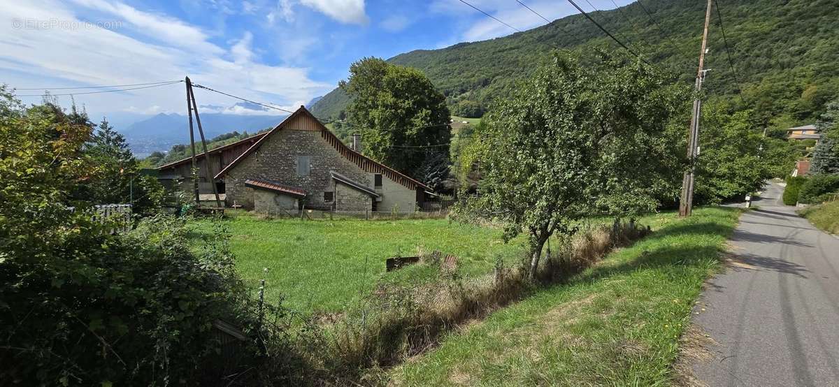 Terrain à CORENC