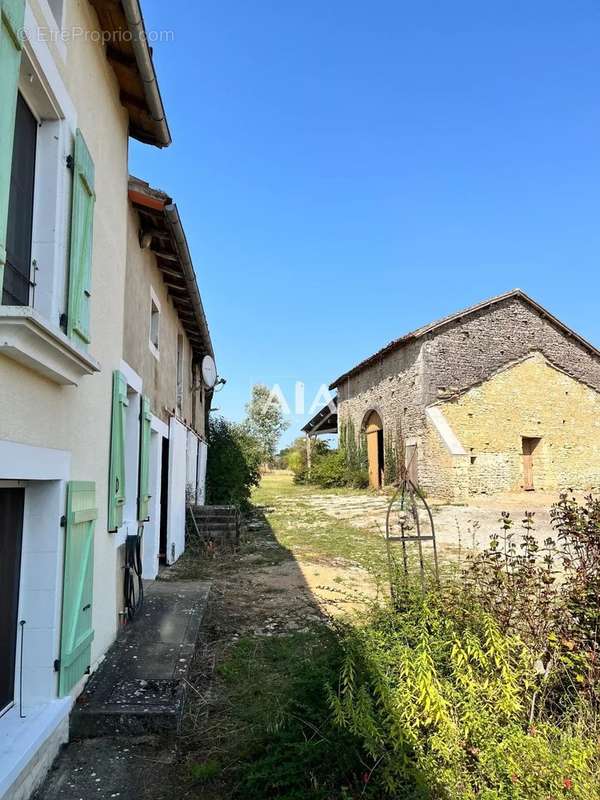 Maison à BARRO