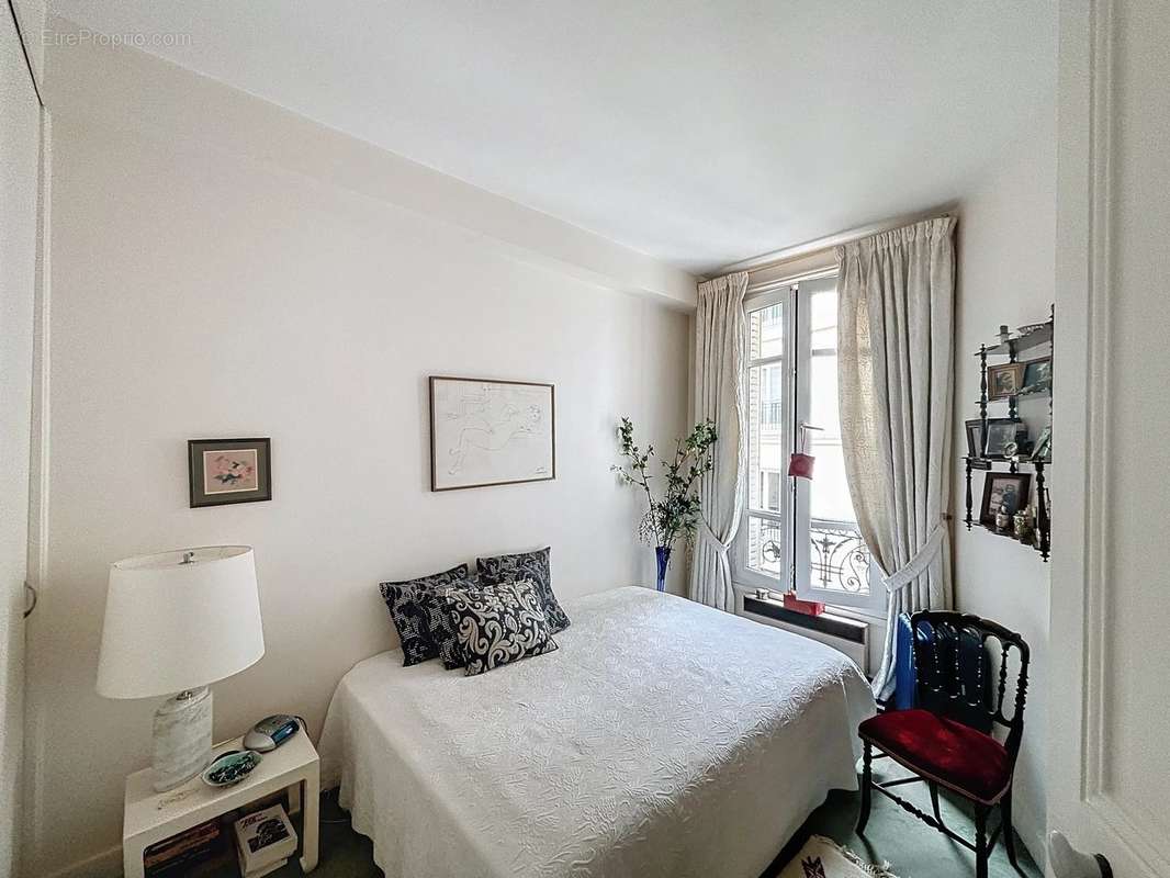 Appartement à NEUILLY-SUR-SEINE