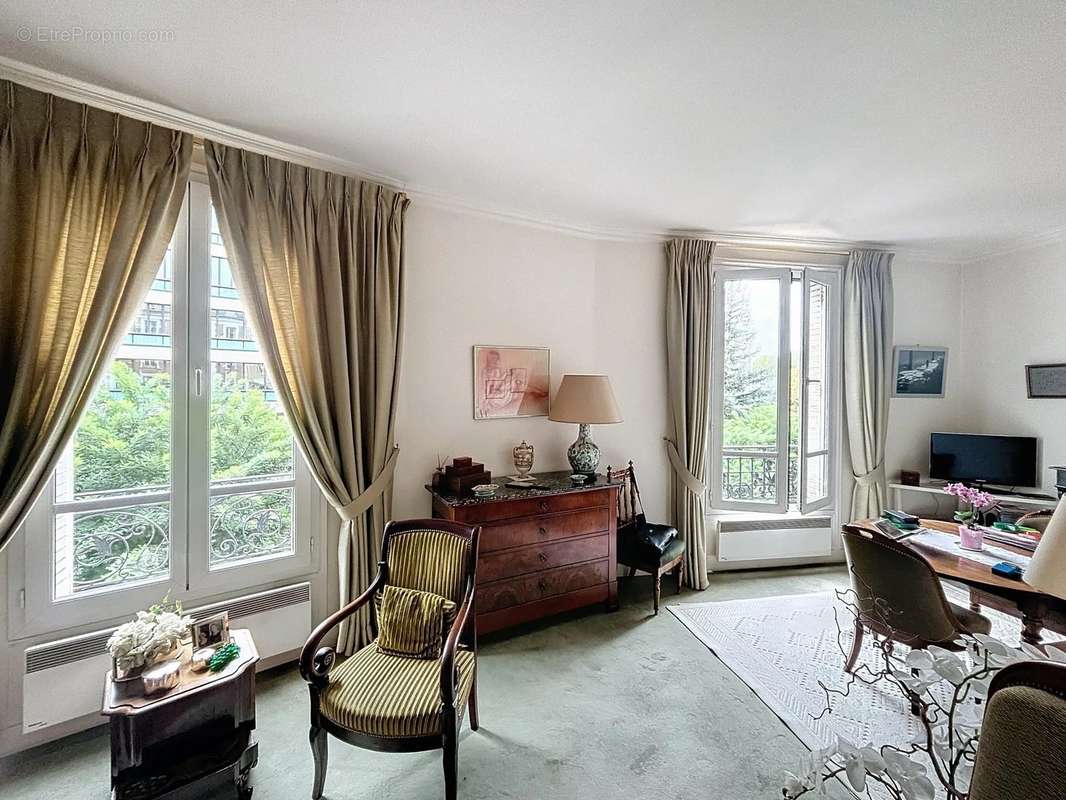 Appartement à NEUILLY-SUR-SEINE