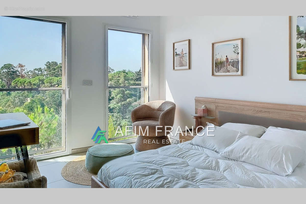 Appartement à EZE