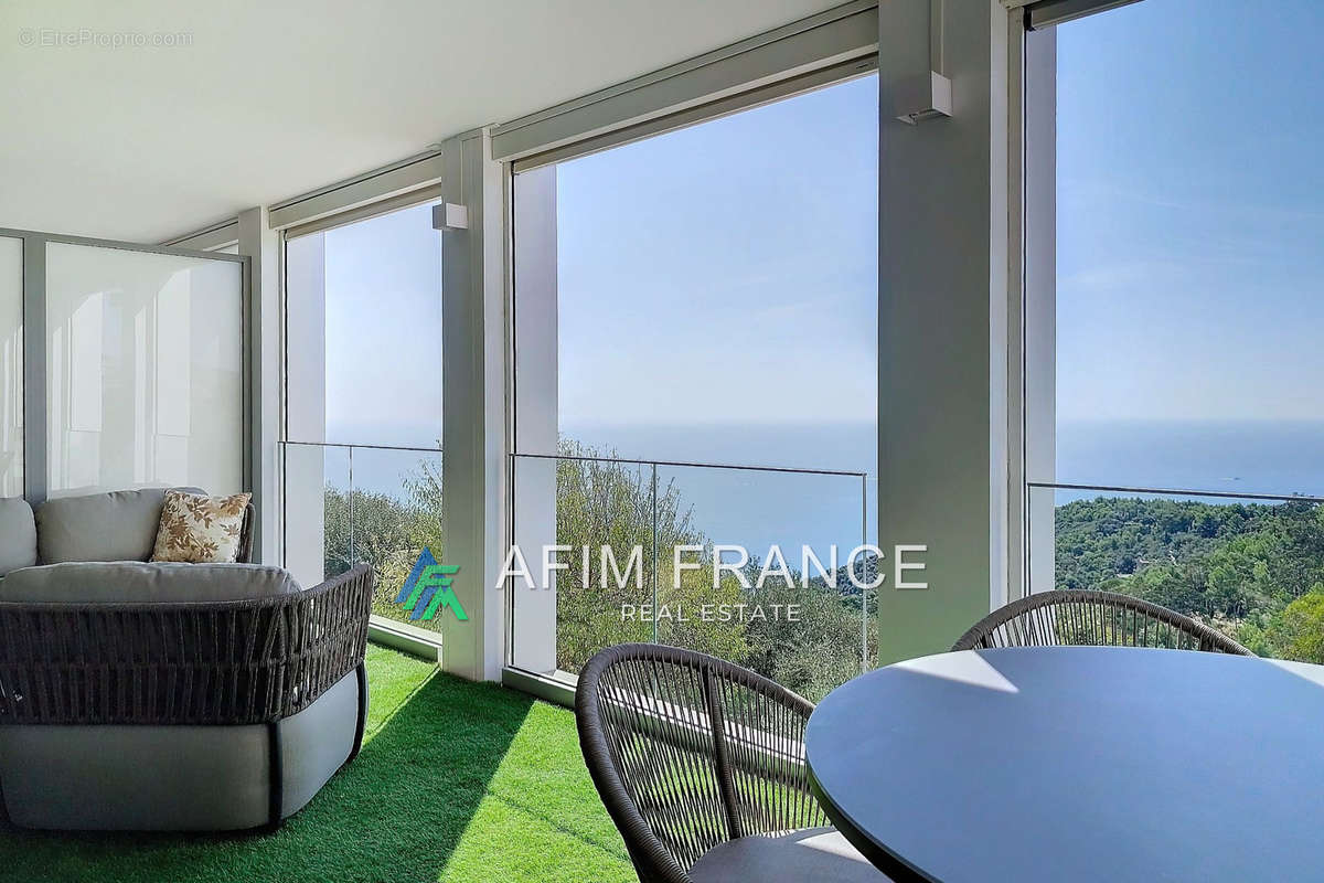 Appartement à EZE