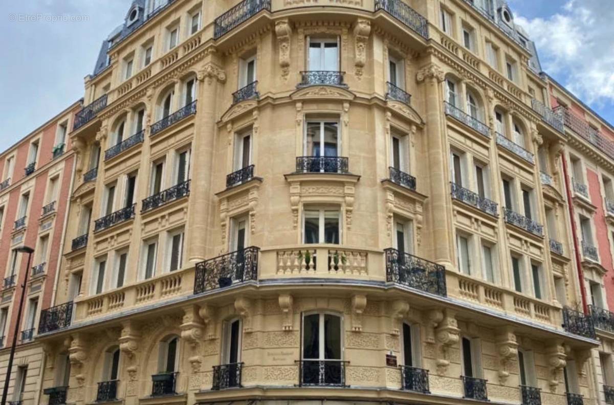 Appartement à PARIS-7E