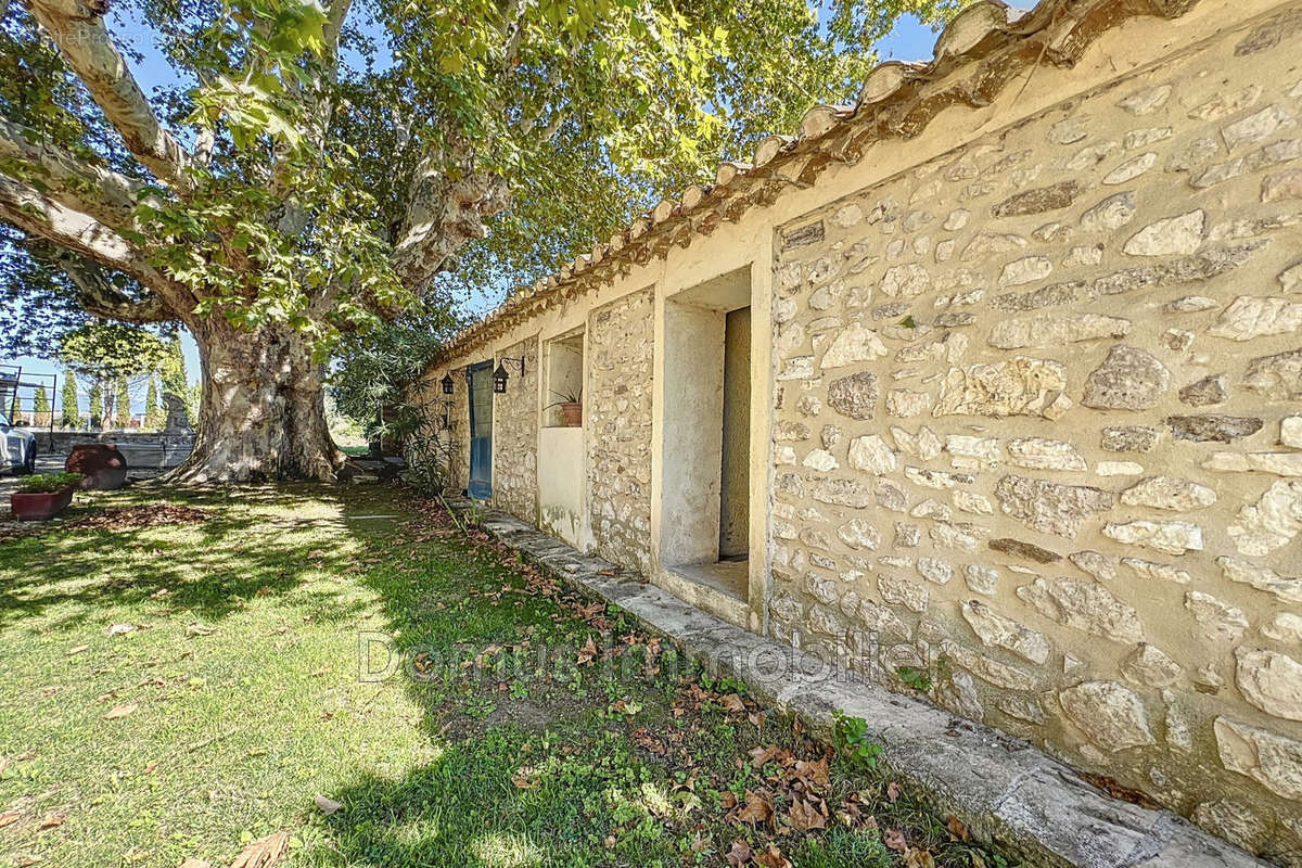 Maison à PERNES-LES-FONTAINES