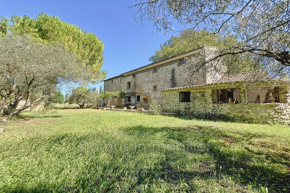 Maison à PERNES-LES-FONTAINES