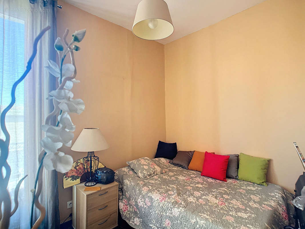 Appartement à MARSEILLE-3E