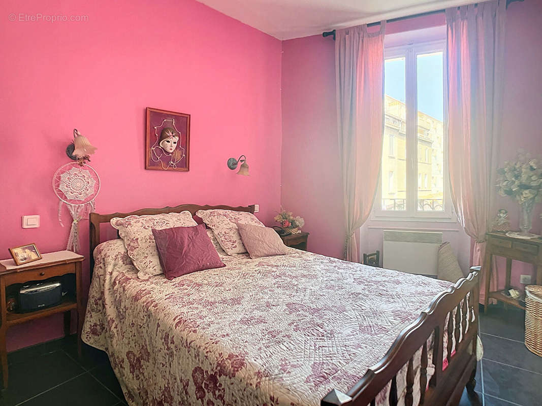 Appartement à MARSEILLE-3E