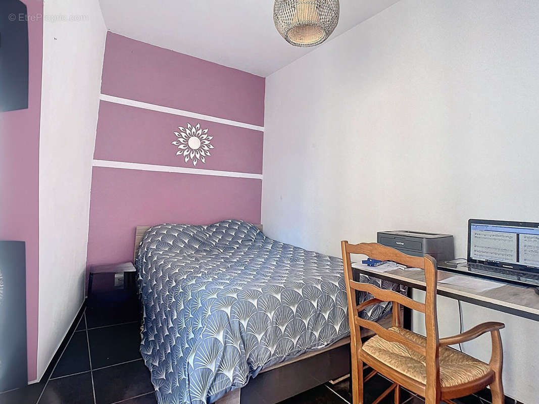 Appartement à MARSEILLE-3E