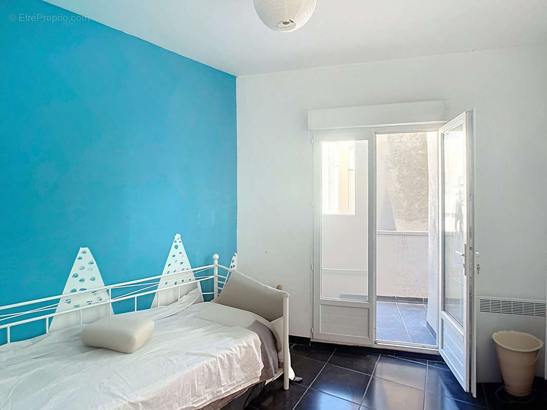 Appartement à MARSEILLE-3E