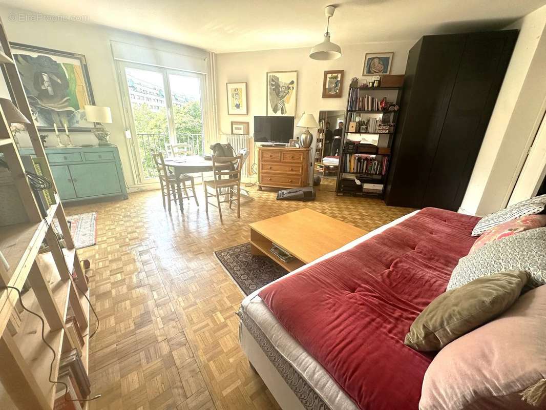 Appartement à PARIS-19E