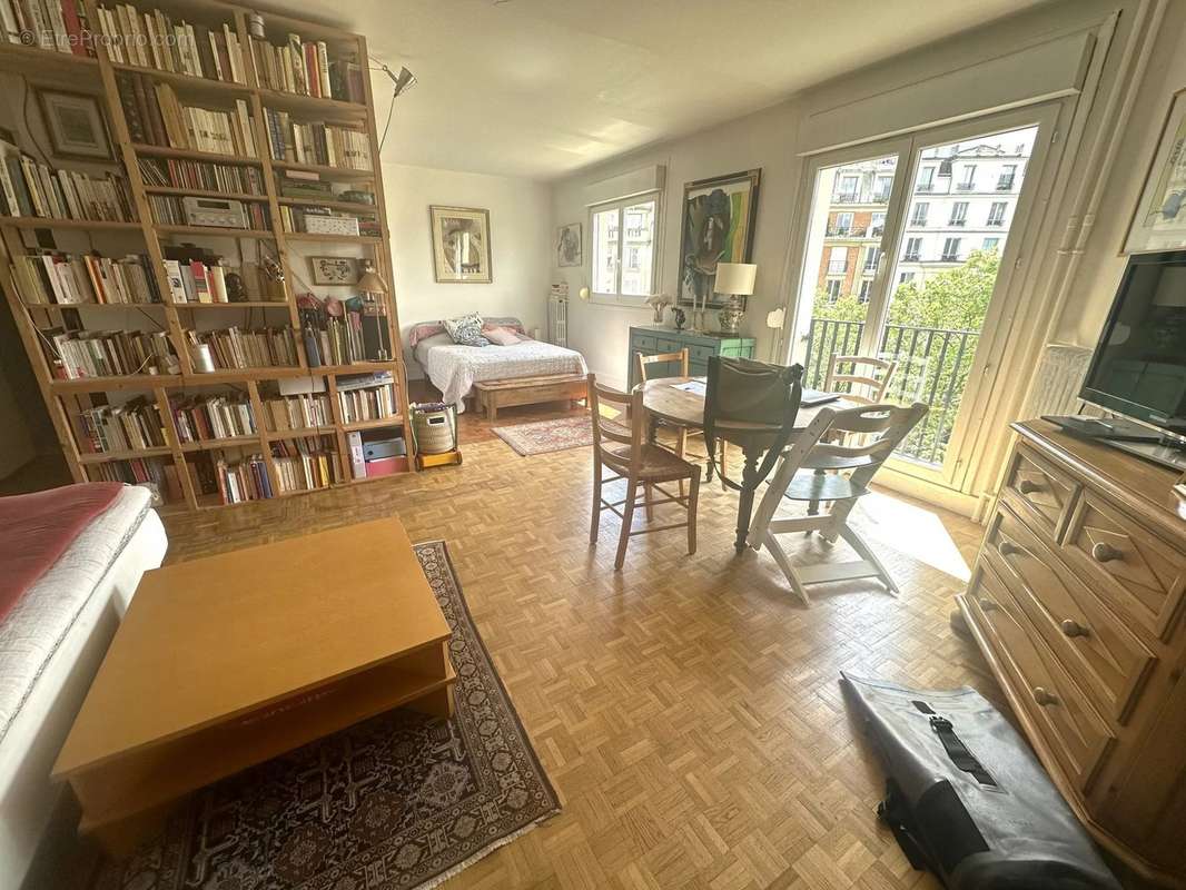 Appartement à PARIS-19E