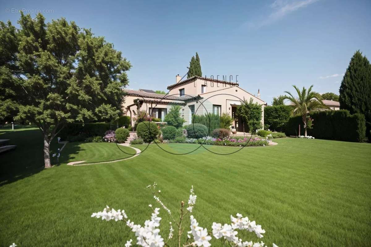 Maison à MOUGINS