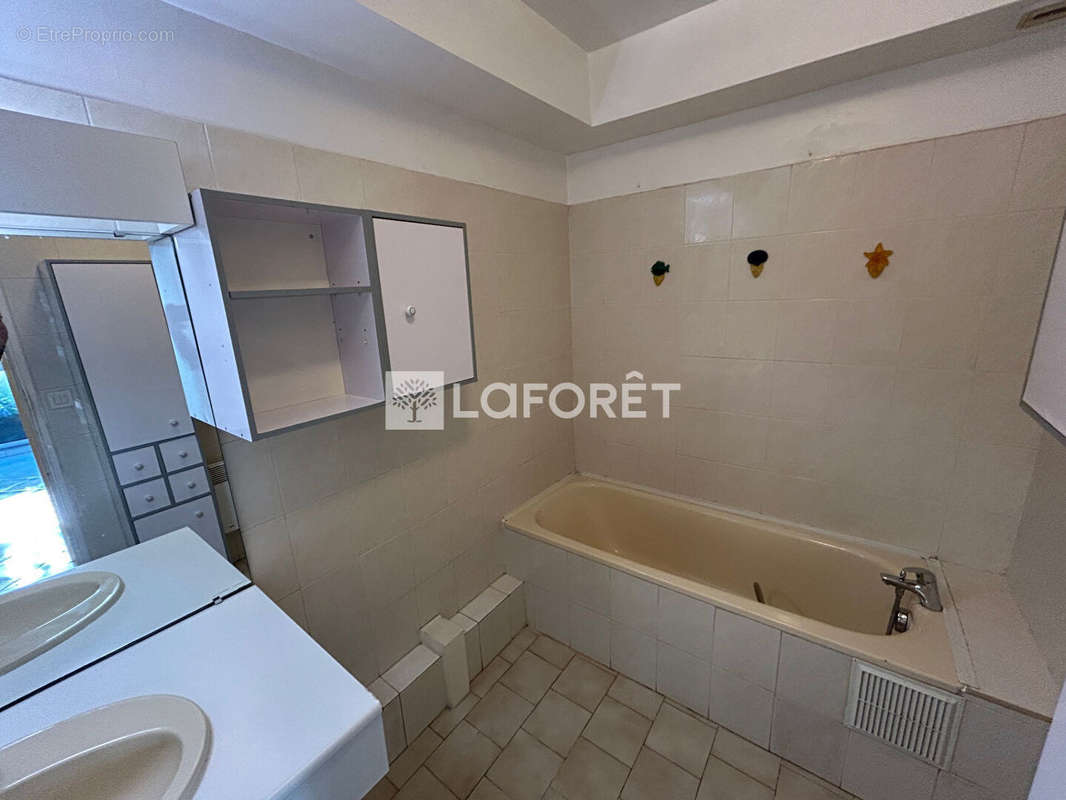 Appartement à MARSEILLE-8E