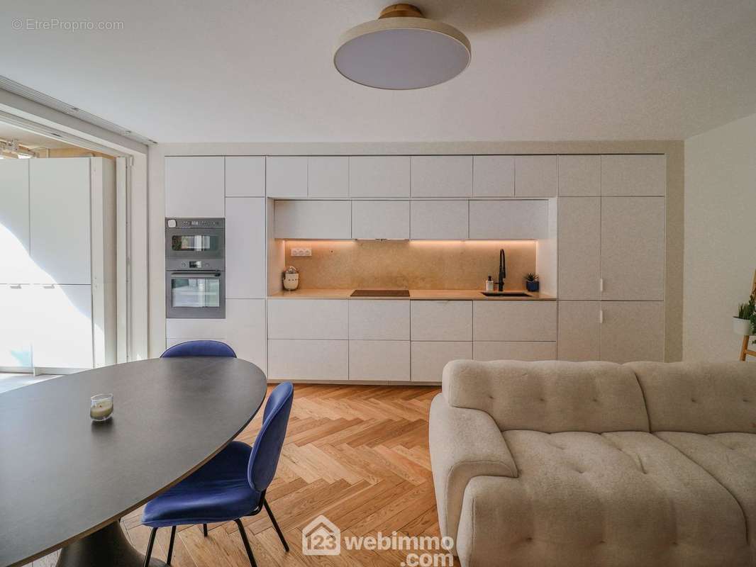 Appartement à MARSEILLE-9E