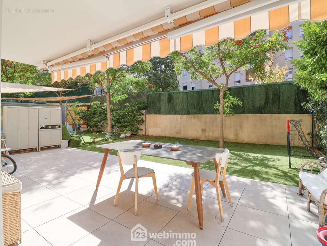 Appartement à MARSEILLE-9E