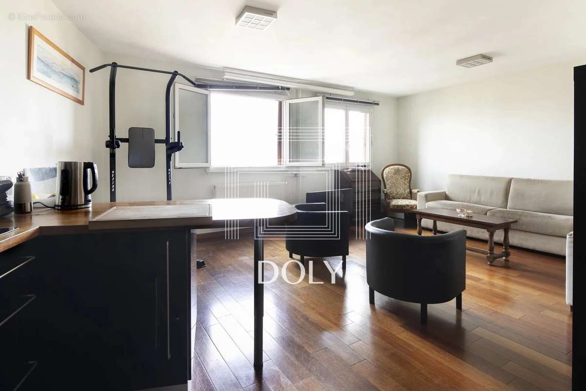 Appartement à PARIS-19E