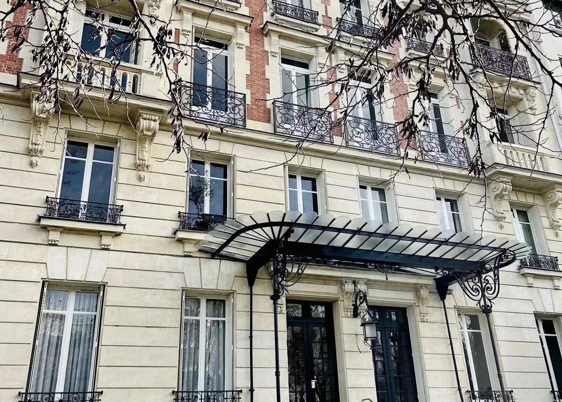 Appartement à NEUILLY-SUR-SEINE