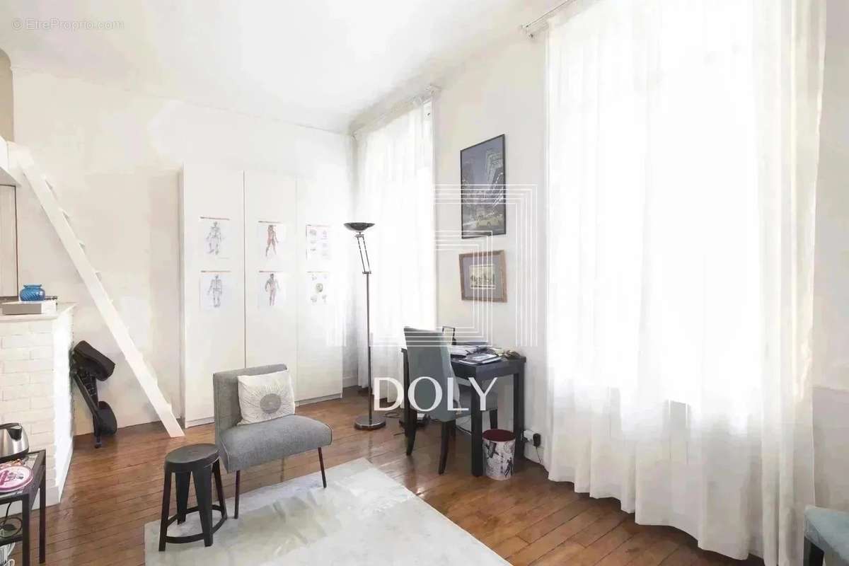 Appartement à NEUILLY-SUR-SEINE