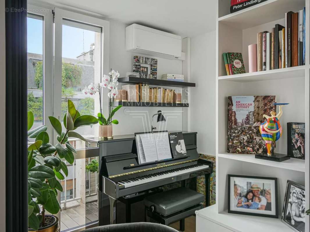 Appartement à PARIS-16E