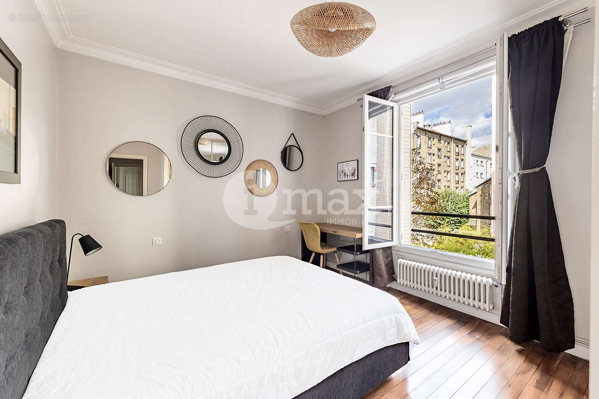 Appartement à COURBEVOIE