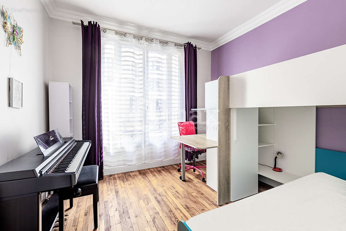 Appartement à COURBEVOIE