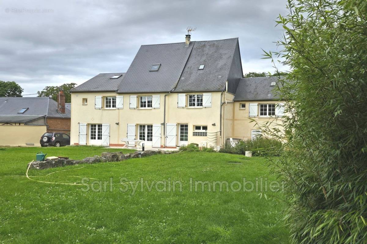 Maison à CREVECOEUR-LE-GRAND