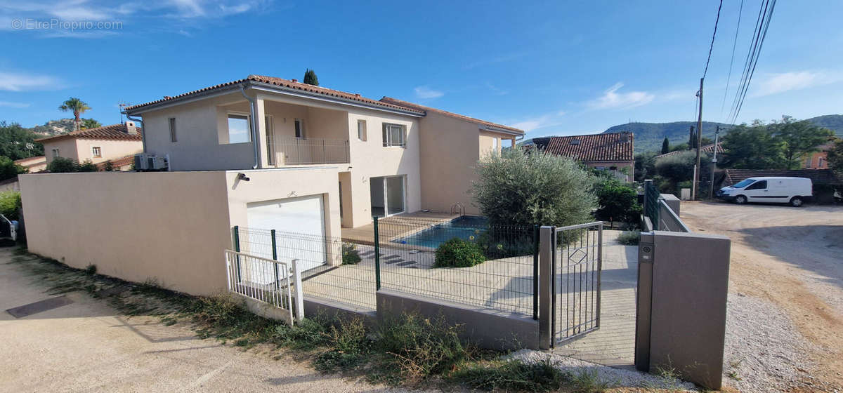 Maison à HYERES