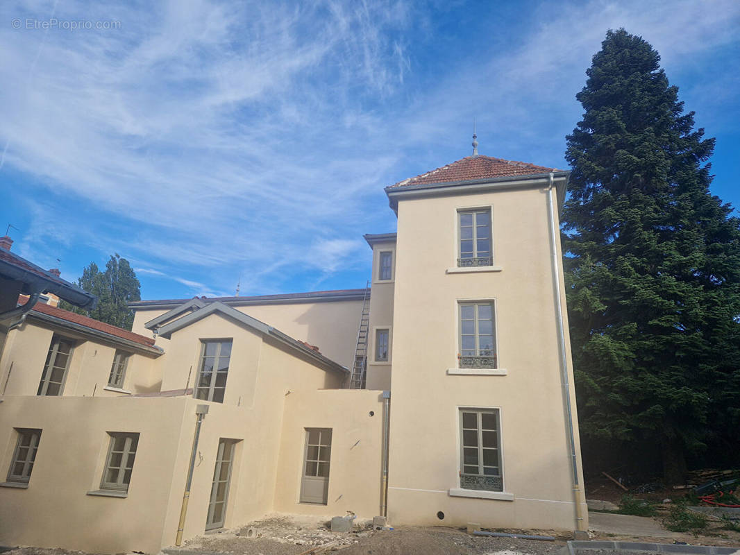 Appartement à TASSIN-LA-DEMI-LUNE