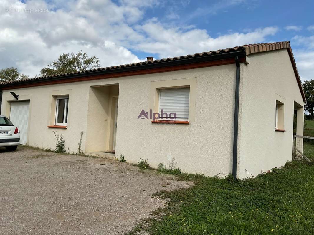 Maison à PUYLAROQUE