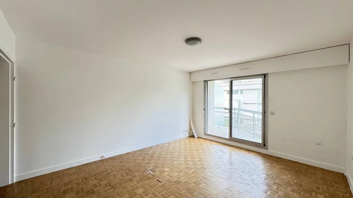 Appartement à LEVALLOIS-PERRET