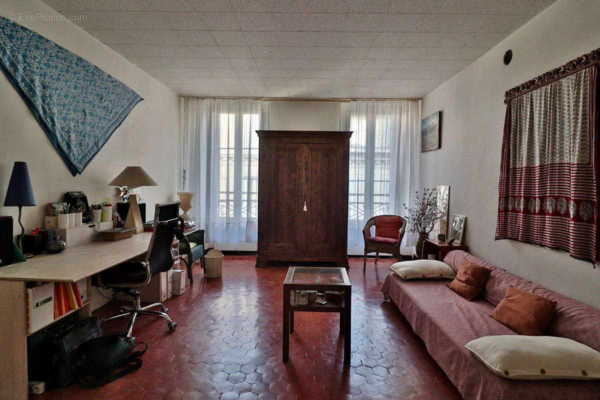 Appartement à MARSEILLE-1E