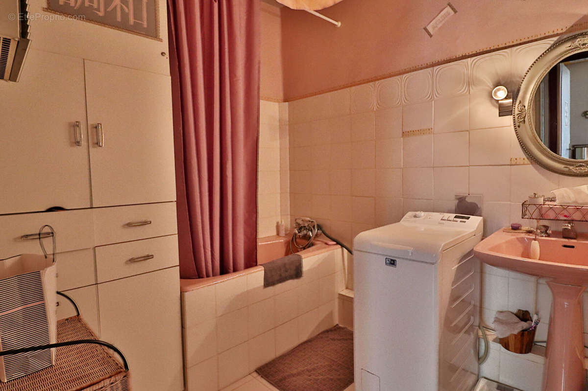 Appartement à MARSEILLE-1E