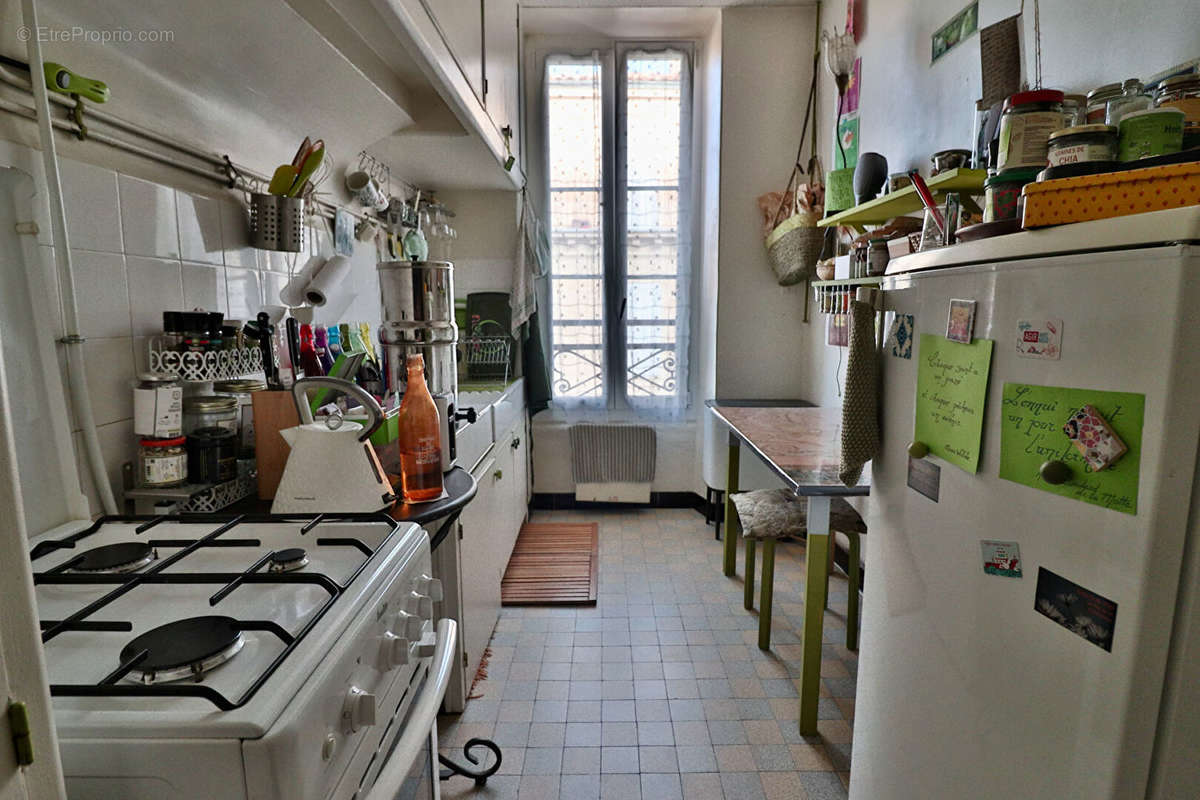 Appartement à MARSEILLE-1E