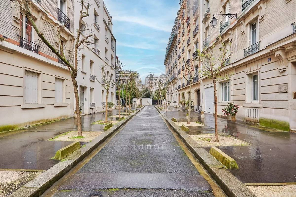 Appartement à NEUILLY-SUR-SEINE